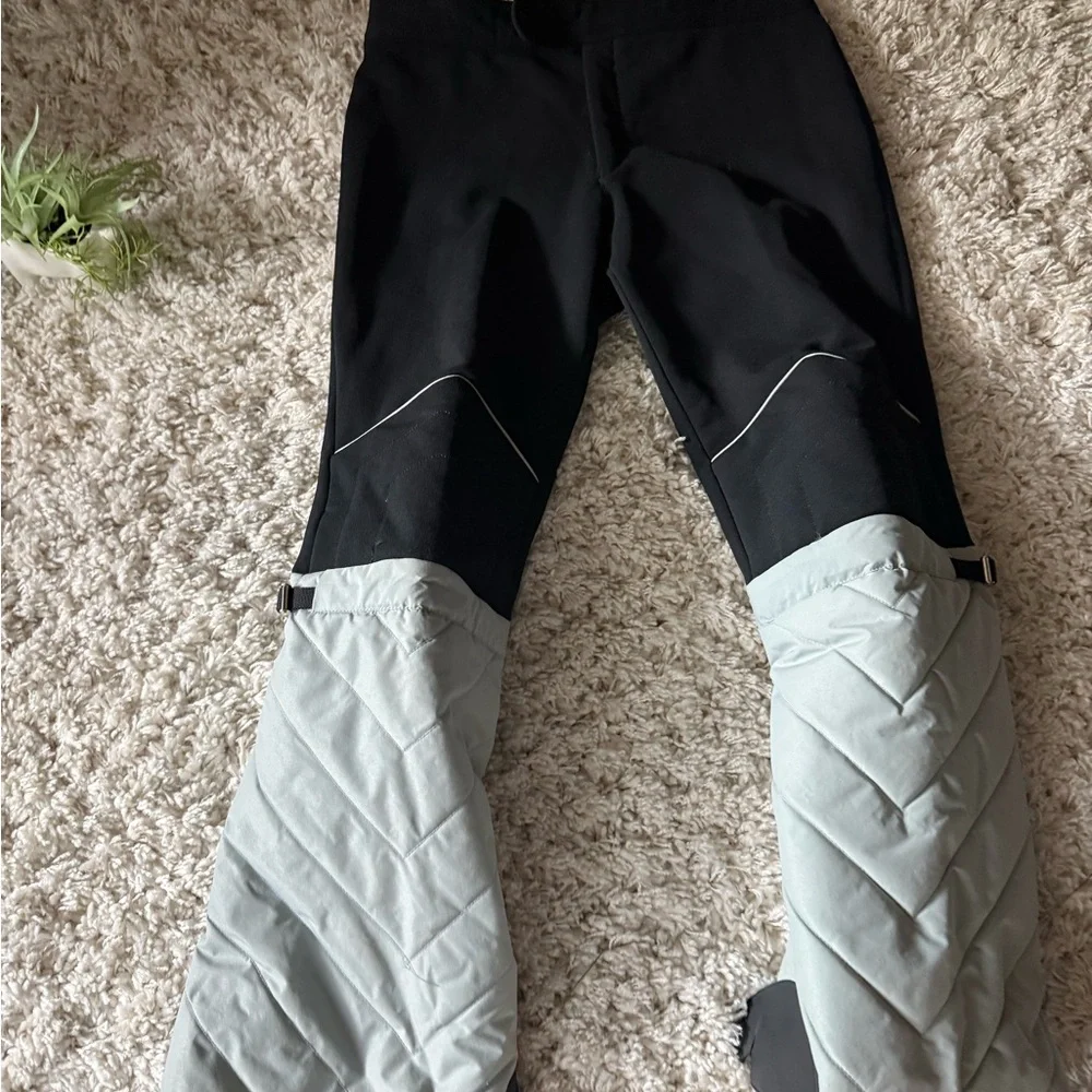 Chalet Black Quilted Apparel ski and snowboard athletic padded pants - Picture 2 of 6